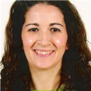 Poseo el título de C1 en inglés. Tengo experiencia dando este idioma tanto en actividades extraescolares como en clases particulares en casa o en la del alumno e incluso online, durante 12 años, para refuerzo cuando tienen dificultades, para mejora en el